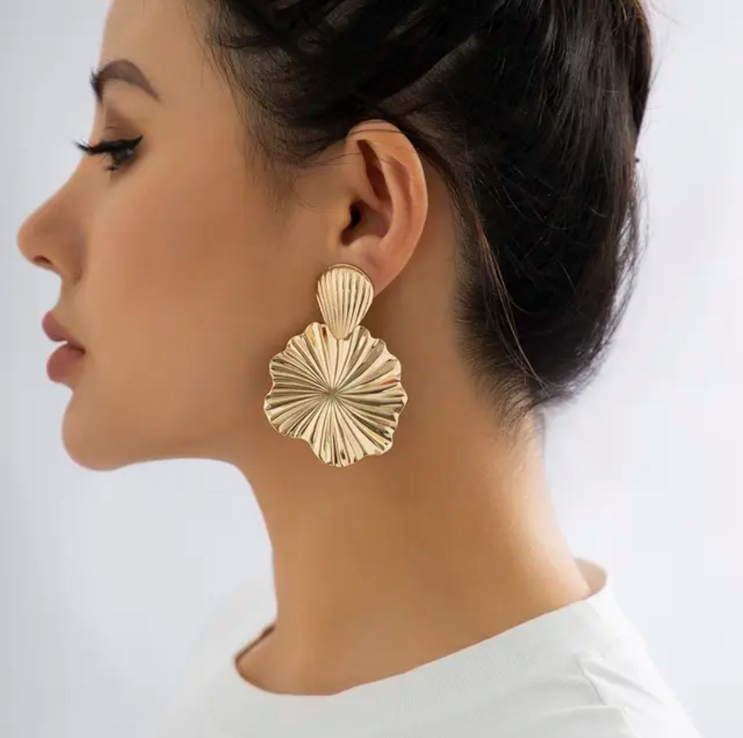 Gold Shell Earrings